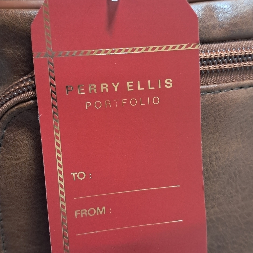 Perry Ellis Portfolio Faux Leather Compact Hanging Travel Kit - Picture 3 of 11